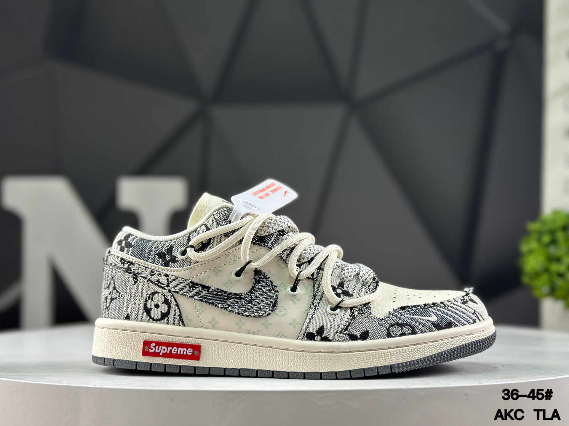 Nike Air Jordan 1 Low YX5066-372 Sneakers