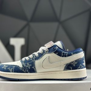 Nike Air Jordan 1 Low YX5066-389 Sneakers