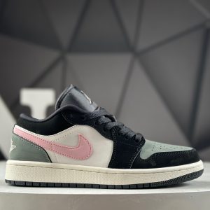 Nike Air Jordan 1 Low II3788-003 Sneakers
