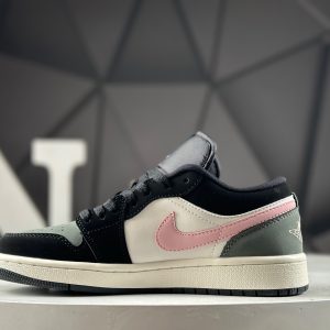 Nike Air Jordan 1 Low II3788-003 Sneakers