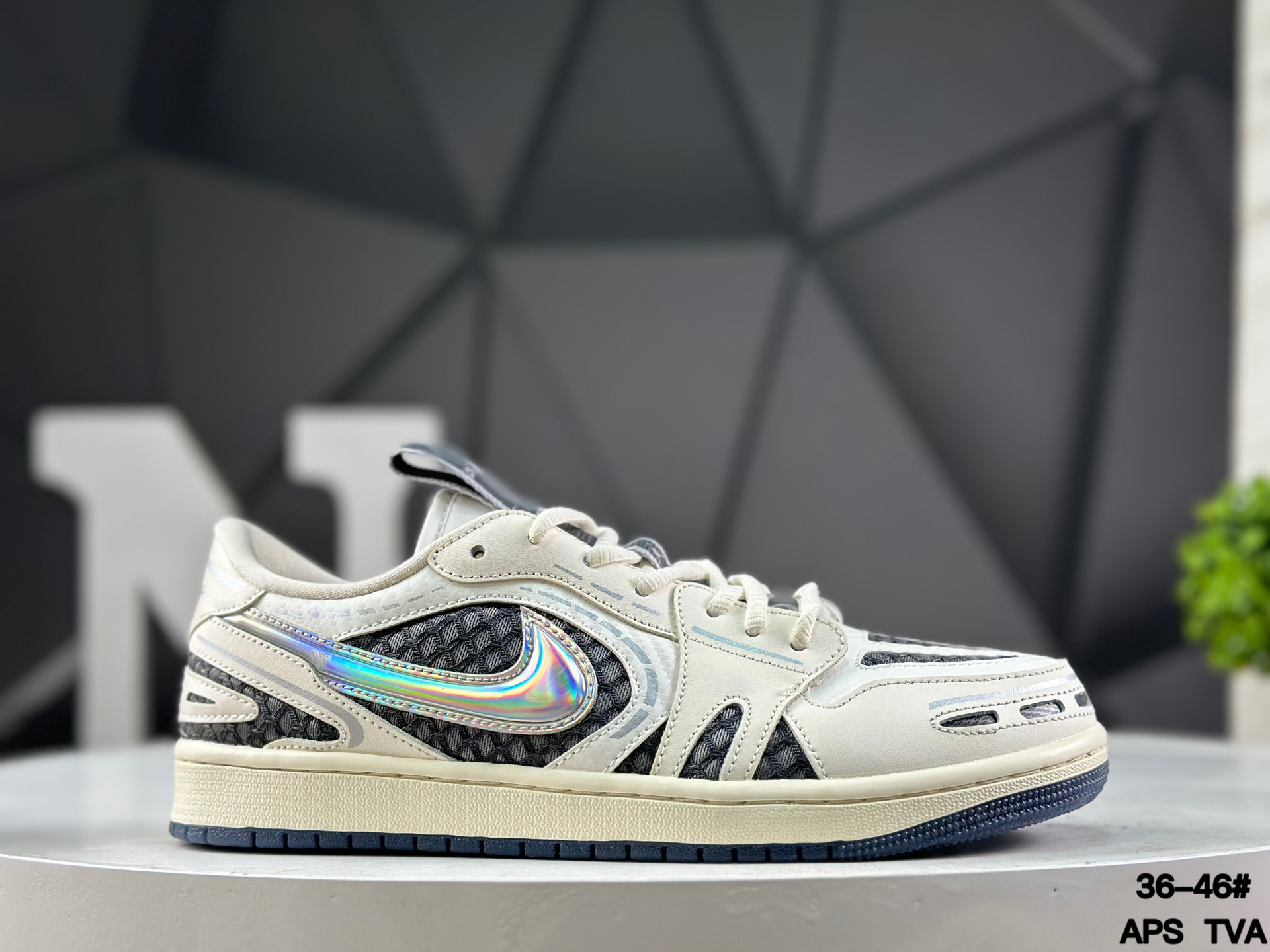 Nike Air Jordan 1 Low HQ2186-100 Sneakers