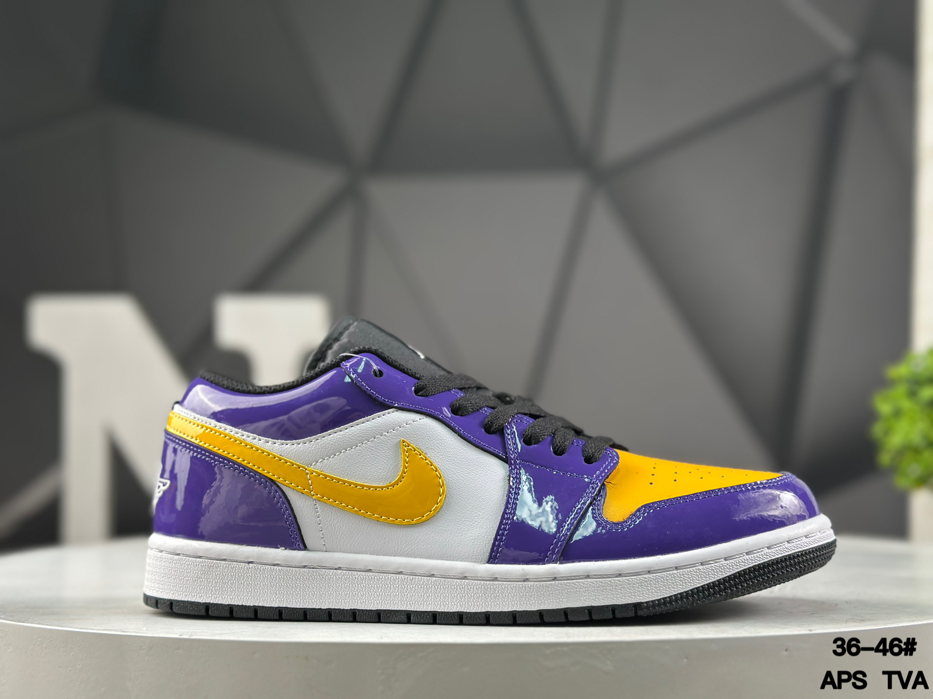 Nike Air Jordan 1 Low IQ9389-547 Sneakers