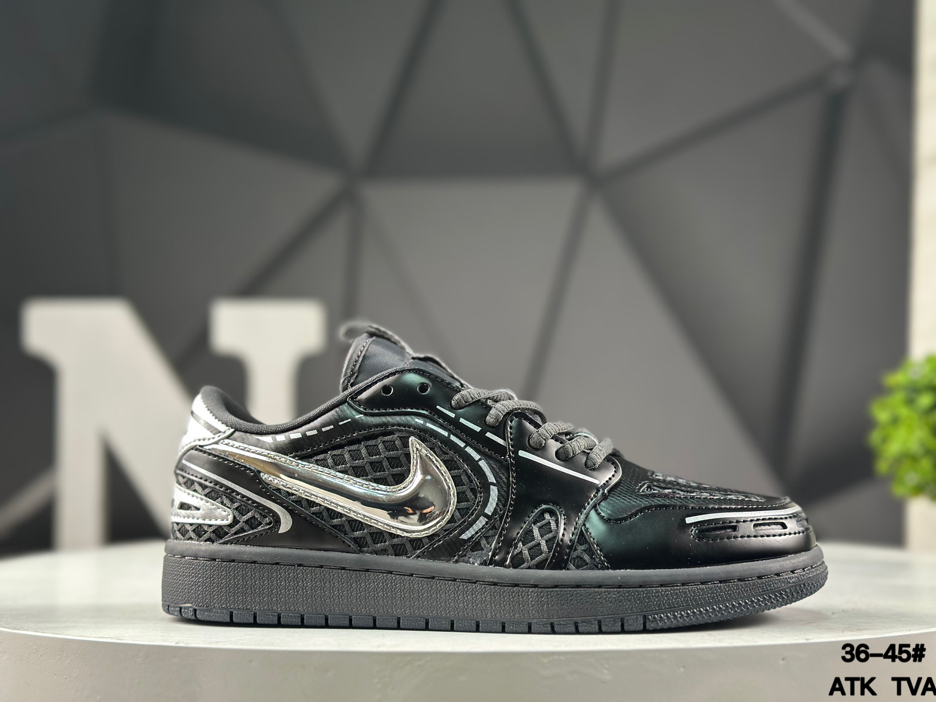 Nike Air Jordan 1 Low HQ2186-001 Sneakers
