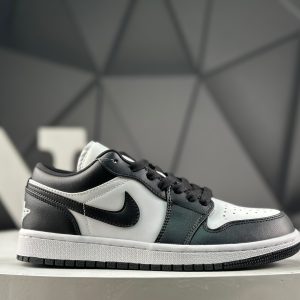 Nike Air Jordan 1 Low 553558-140 Sneakers