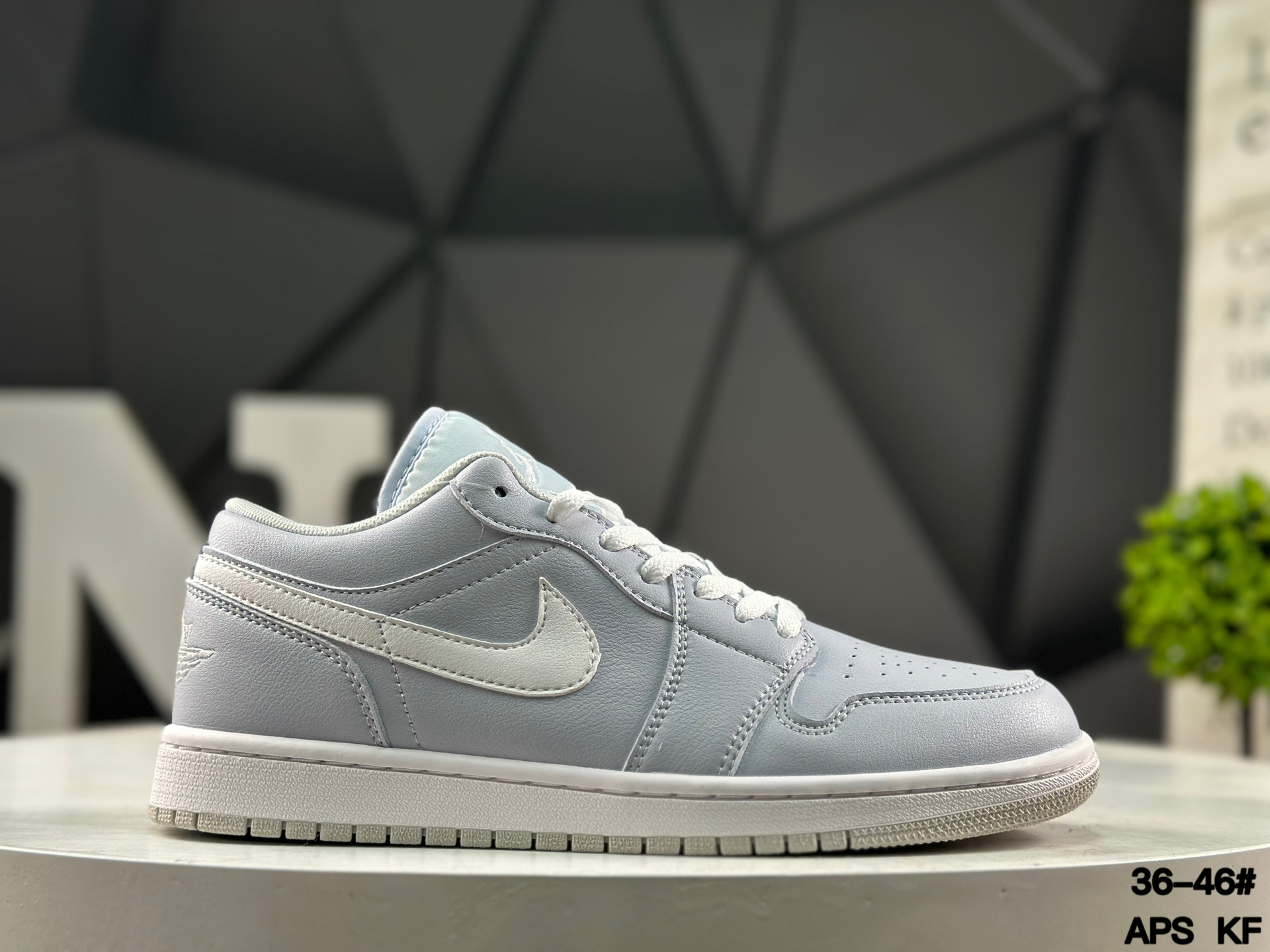 Nike Air Jordan 1 Low FV8486-400 Sneakers