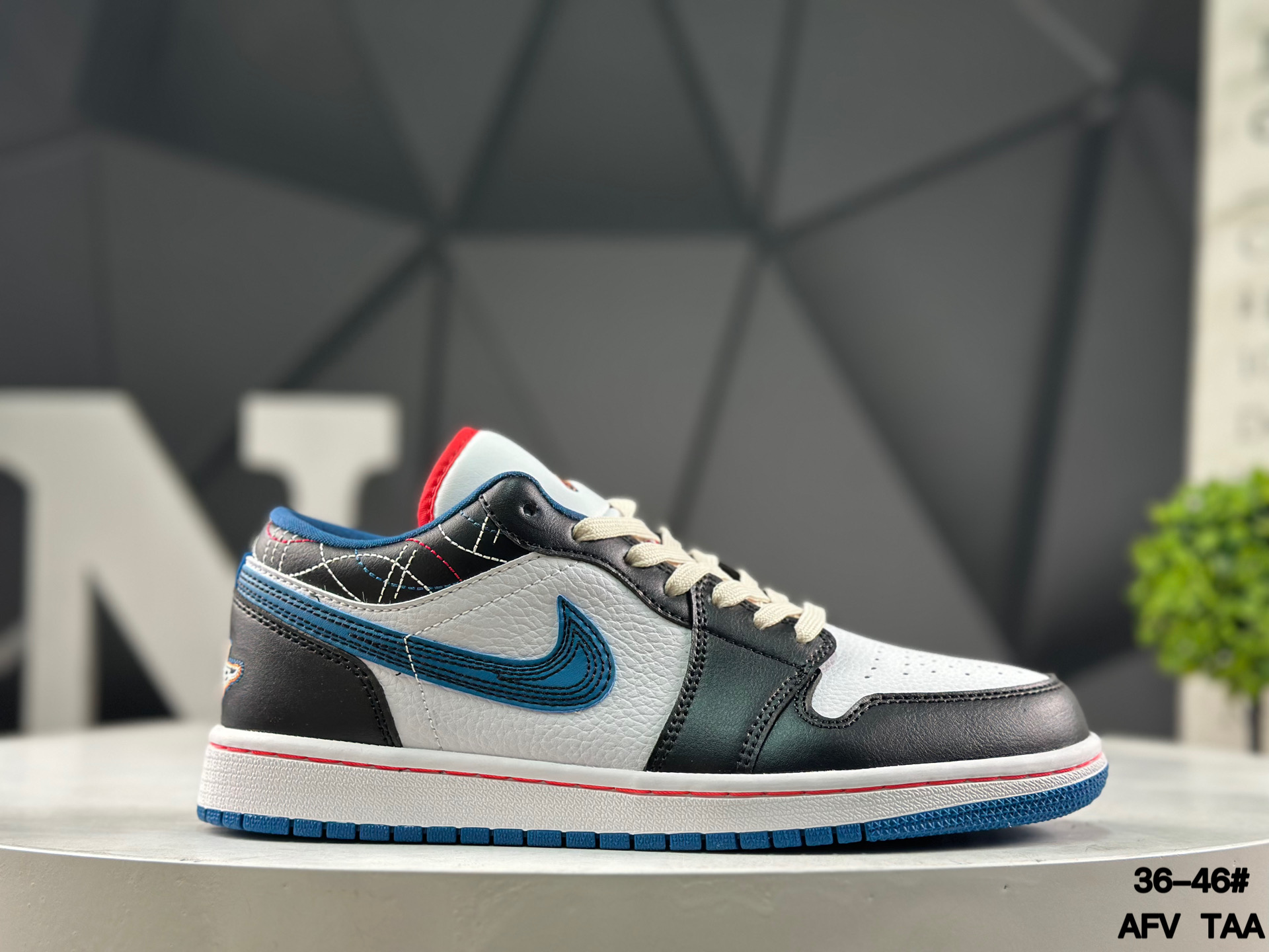 Nike Air Jordan 1 Low FV3622-141 Sneakers