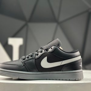 Nike Air Jordan 1 Low HV5968-001 Sneakers