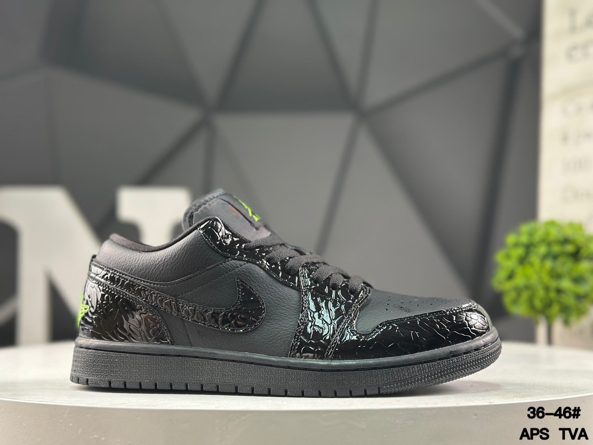 Nike Air Jordan 1 Low IQ9701-010 Sneakers