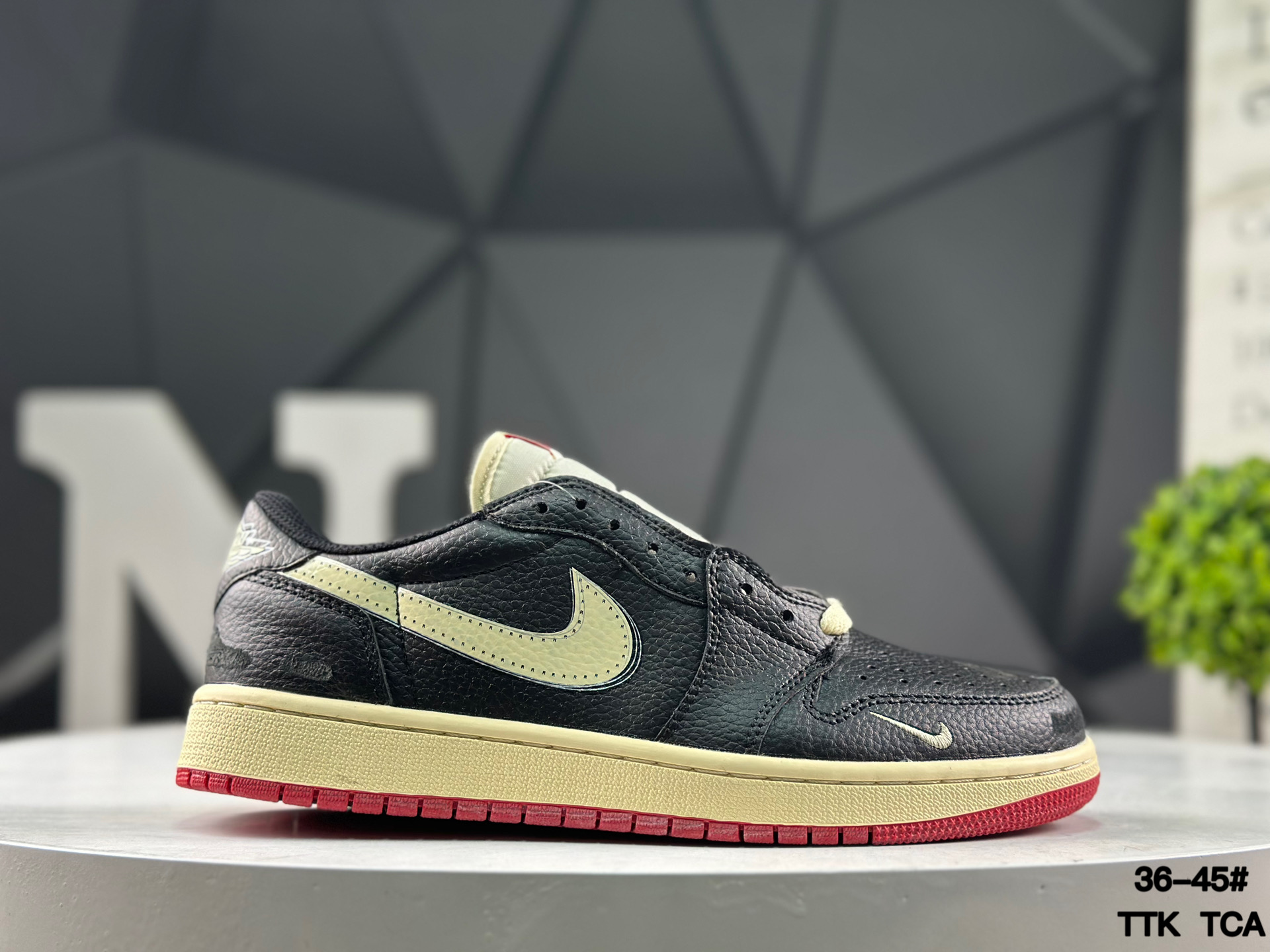 Nike Air Jordan 1 Low IB8959-001 Sneakers
