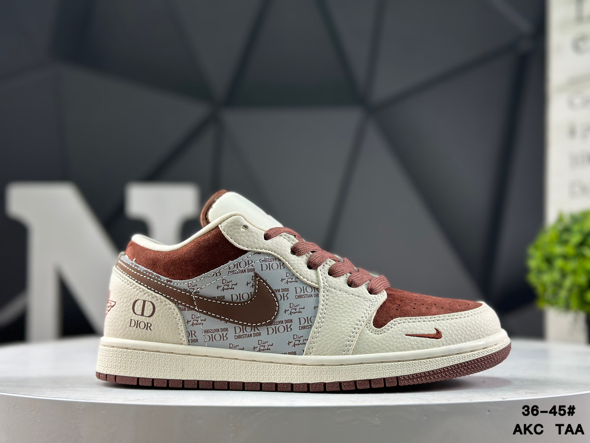 Nike Air Jordan 1 Low QD1988-009 Sneakers