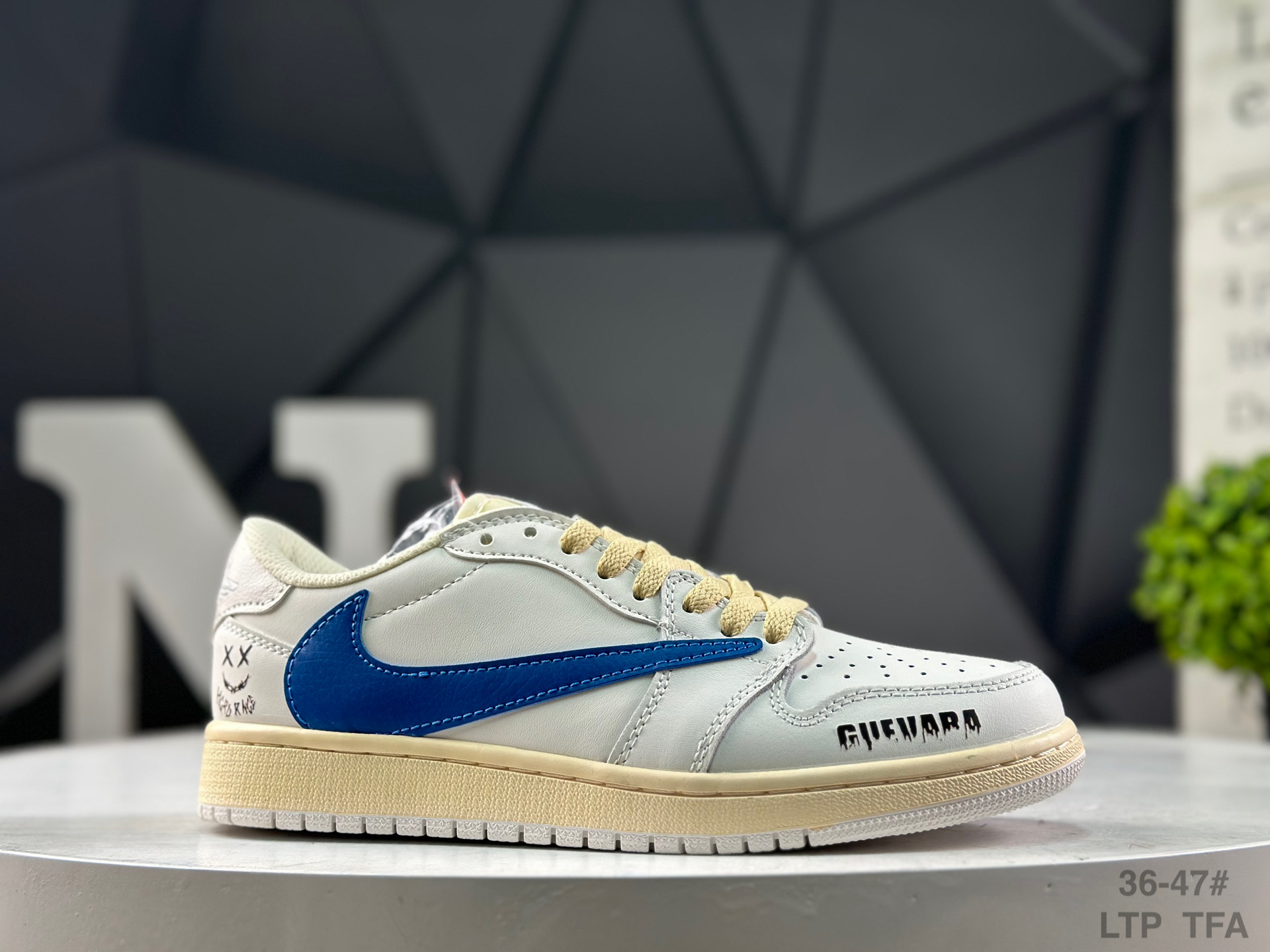 Nike Air Jordan 1 Low x Travis Scott CQ3227-108 Sneakers