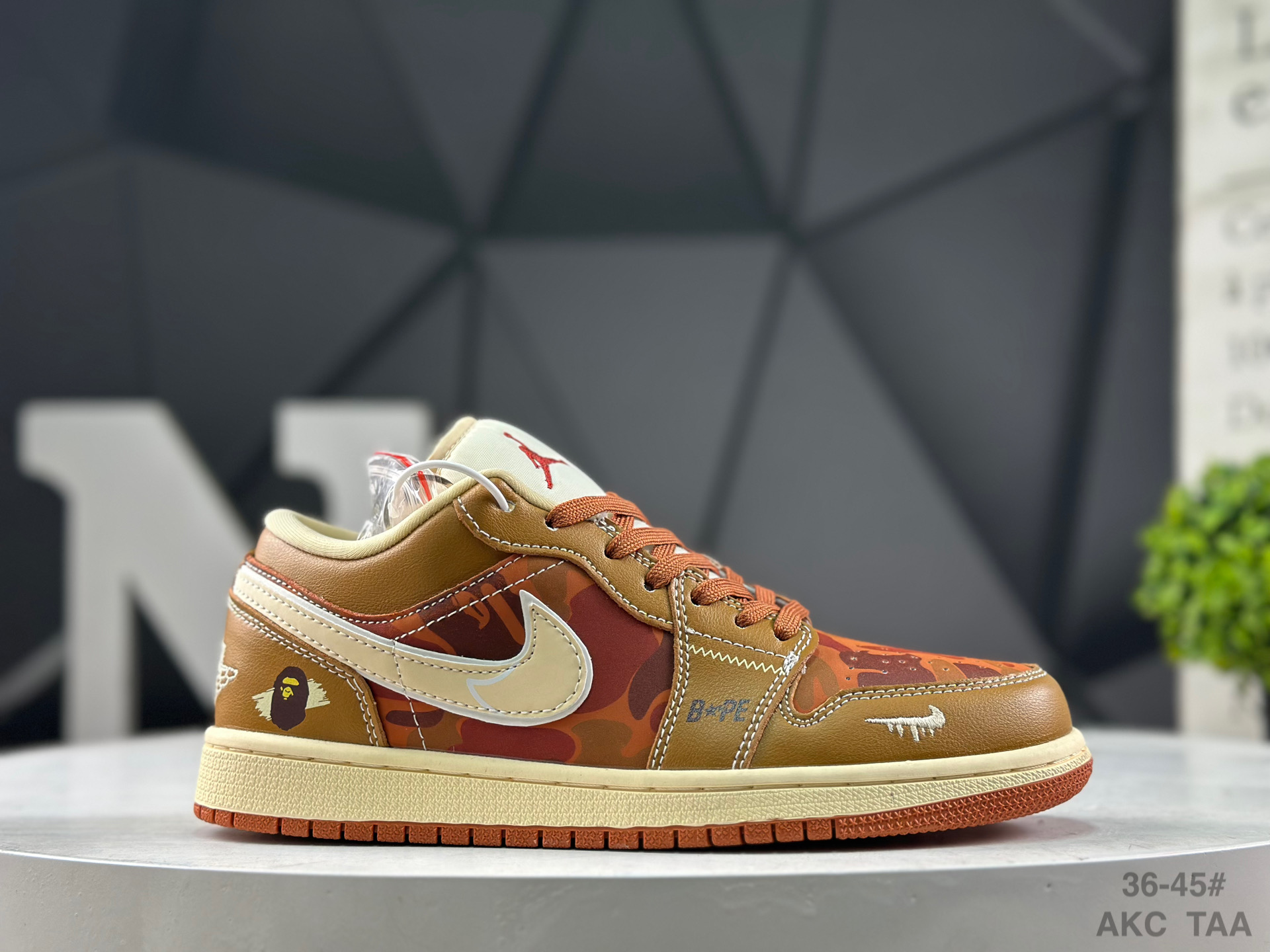 Nike Air Jordan 1 Low QG1988-014 Sneakers