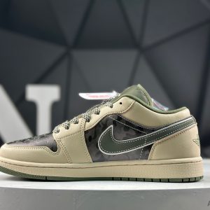 Nike Air Jordan 1 Low QG1988-017 Sneakers