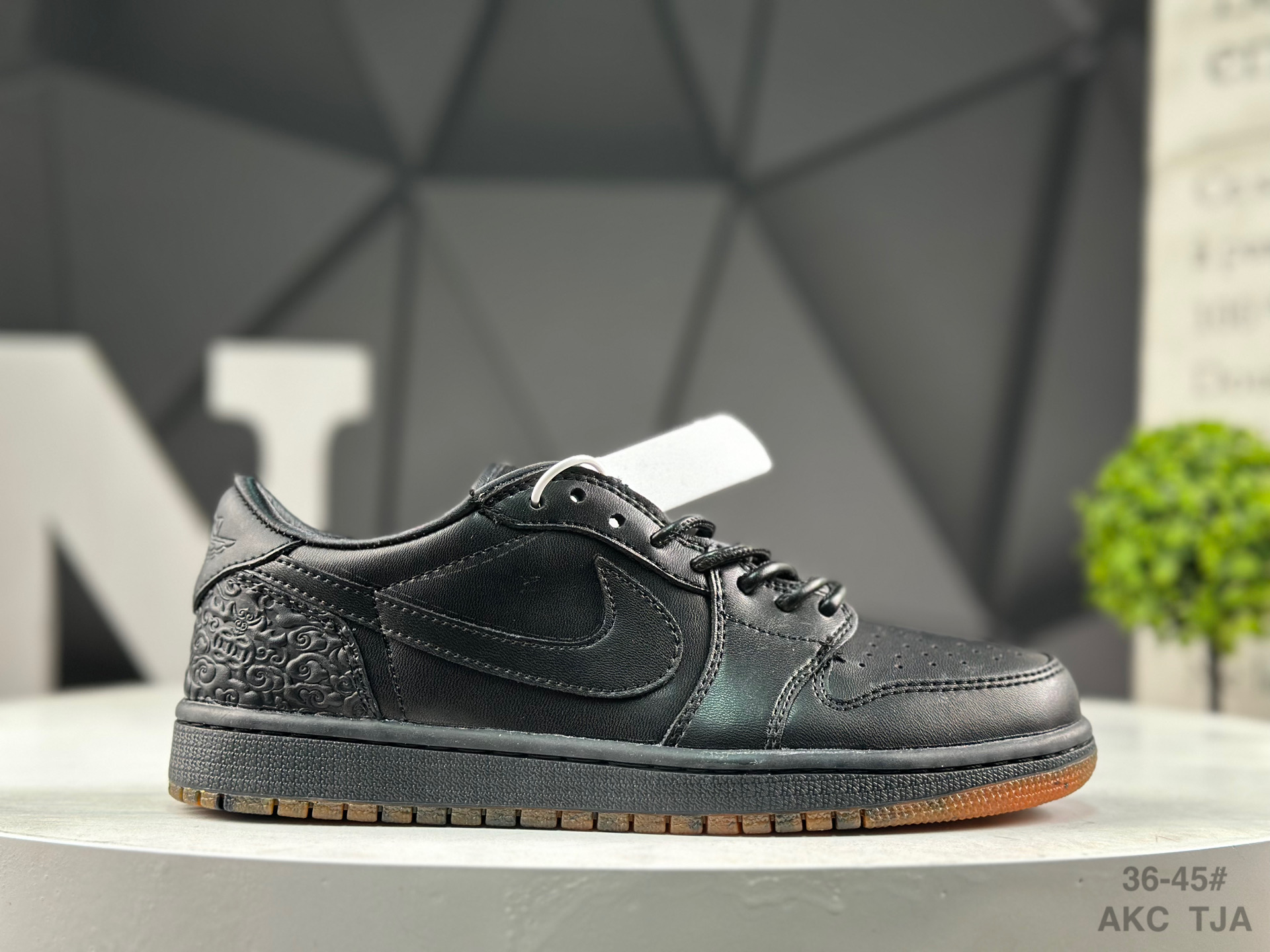 Nike Air Jordan 1 Low x Travis Scott XS2025-091 Sneakers